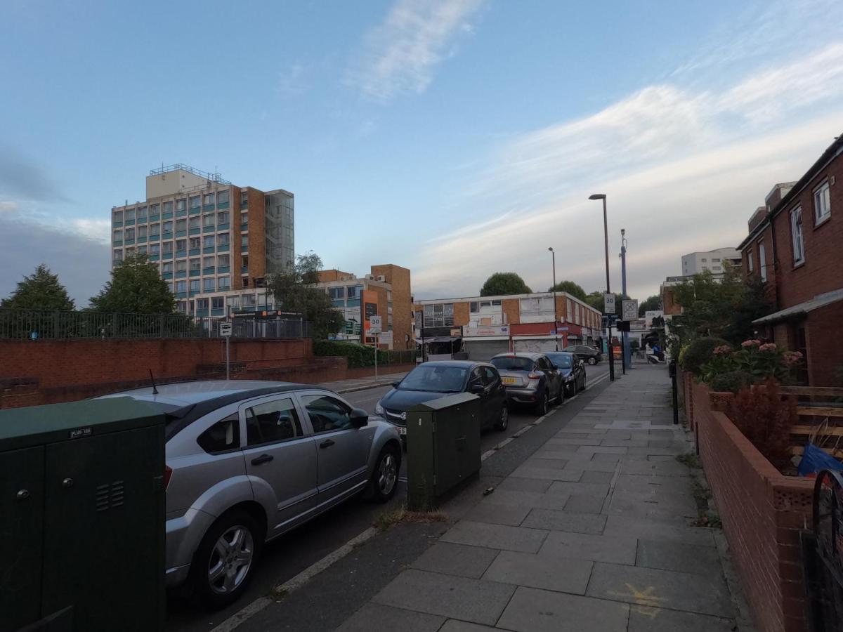 Lbt Property Ltd London Exterior photo